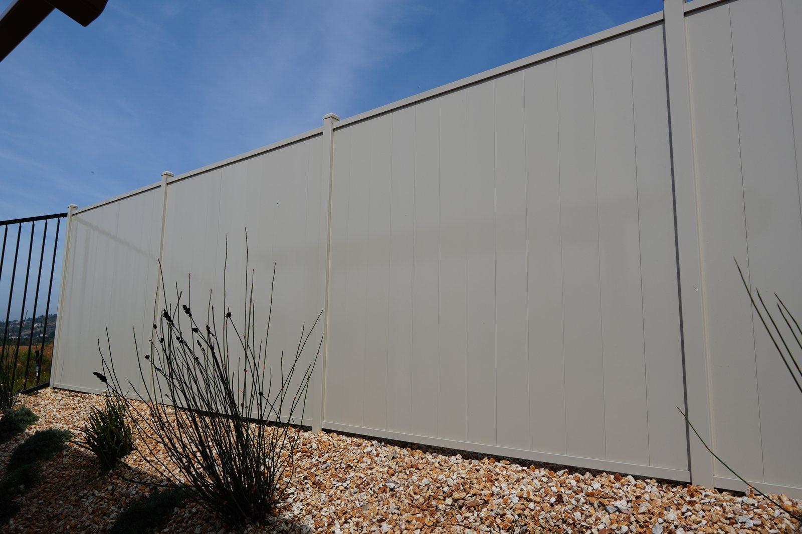 Aluminum privacy fence on a hilltop lot in Santa Paula